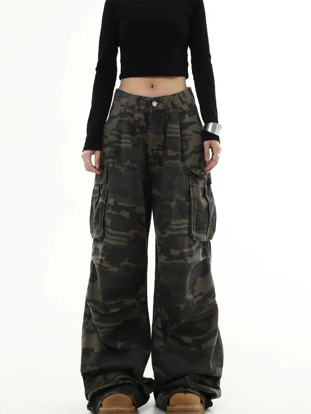 American New Vintage Multi Pocket Design Camouflage Cargo Pants Y2K Hip Hop Gothic Jeans Women Loose High Waisted Wide Leg Pants
American New Vintage Multi Pocket Design Camouflage Cargo Pants Y2K Hip Hop Gothic Jeans Women Loose High Waisted Wide Leg Pants