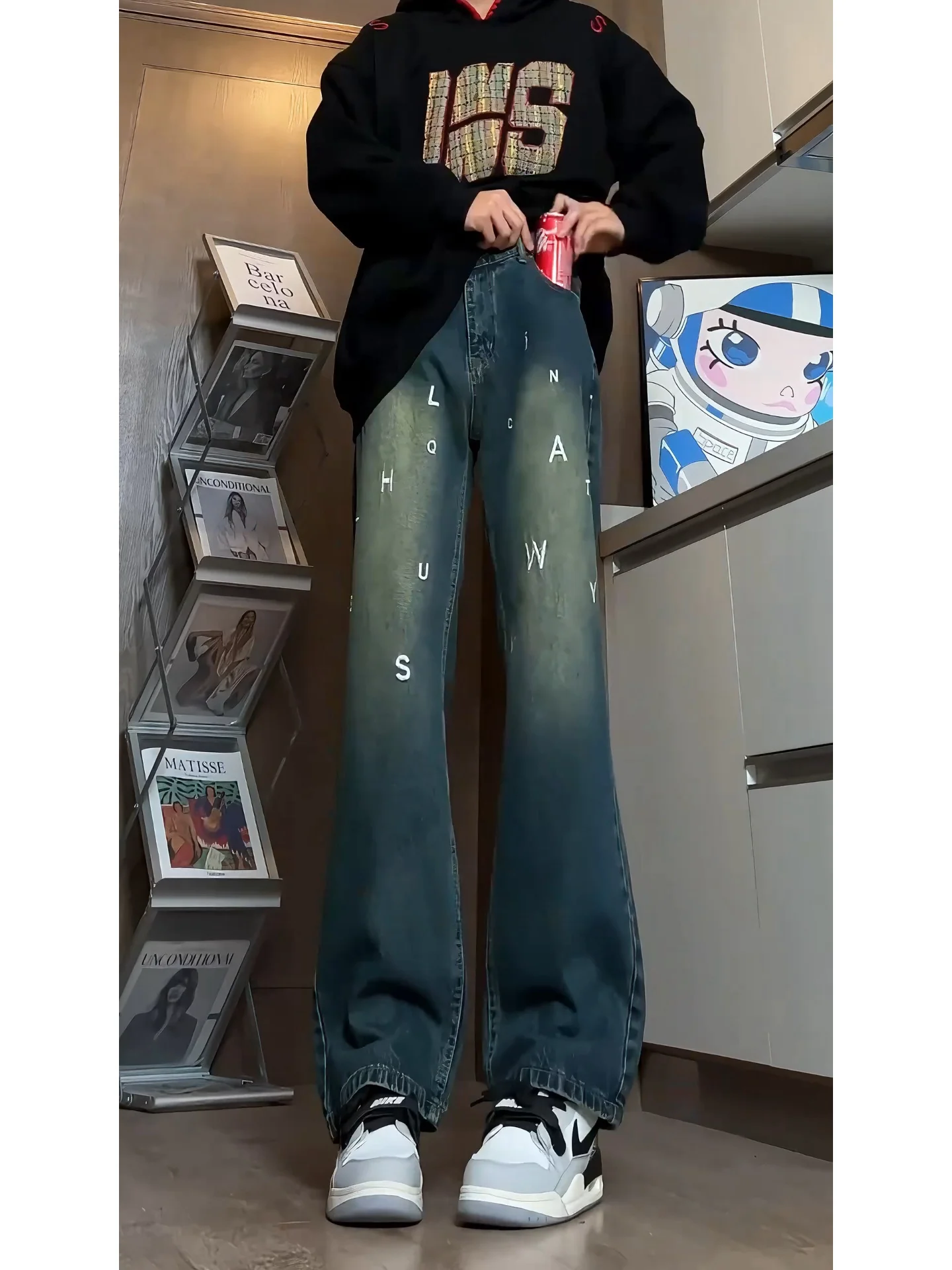 Мужские джинсы с синим буквенным принтом в стиле ретро, зауженные, прямого кроя, для осени и зимы, в американском стиле
Мужские джинсы с синим буквенным принтом в стиле ретро, зауженные, прямого кроя, для осени и зимы, в американском стиле