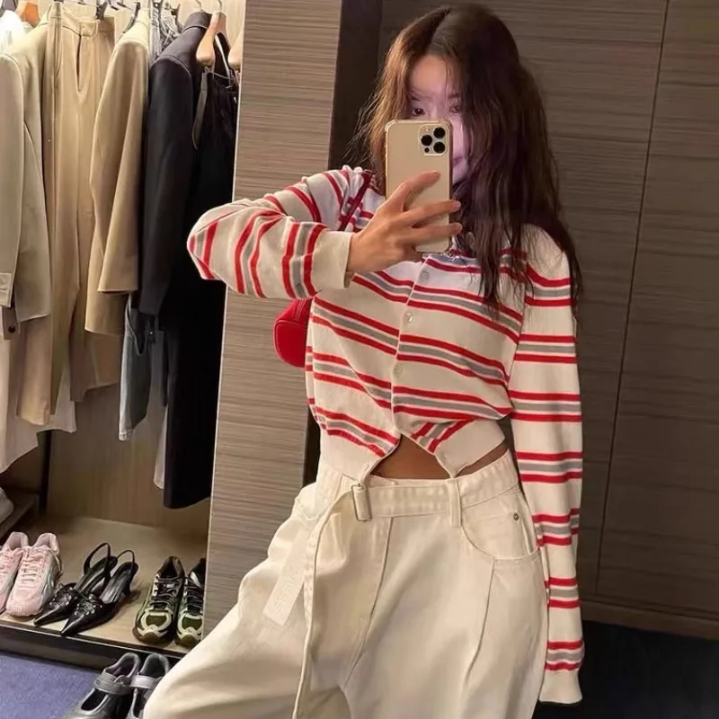 Korean Chic Retro Round Neck Contrast Striped Long Sleeve Knitted Cardigan Autumn New Temperament Slim Tops Women
Korean Chic Retro Round Neck Contrast Striped Long Sleeve Knitted Cardigan Autumn New Temperament Slim Tops Women