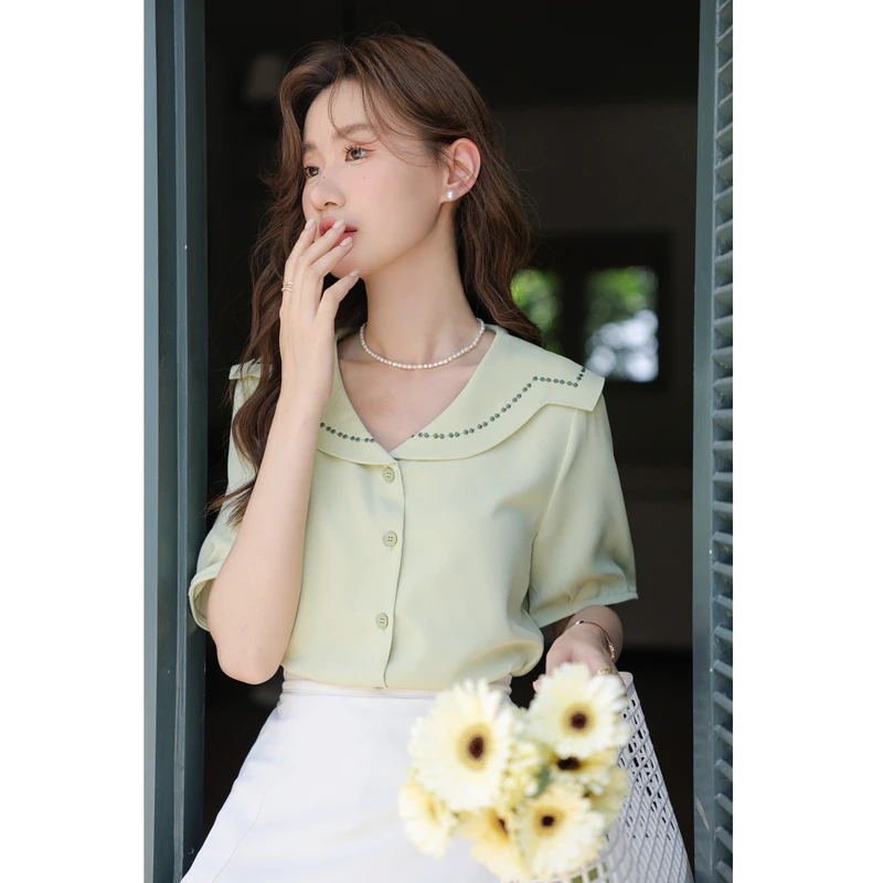 2024 Summer New Green Embroidered Shirt Women's Design Feels Small and Versatile, Simple and Slim Short sleeved Top
2024 Summer New Green Embroidered Shirt Women's Design Feels Small and Versatile, Simple and Slim Short sleeved Top