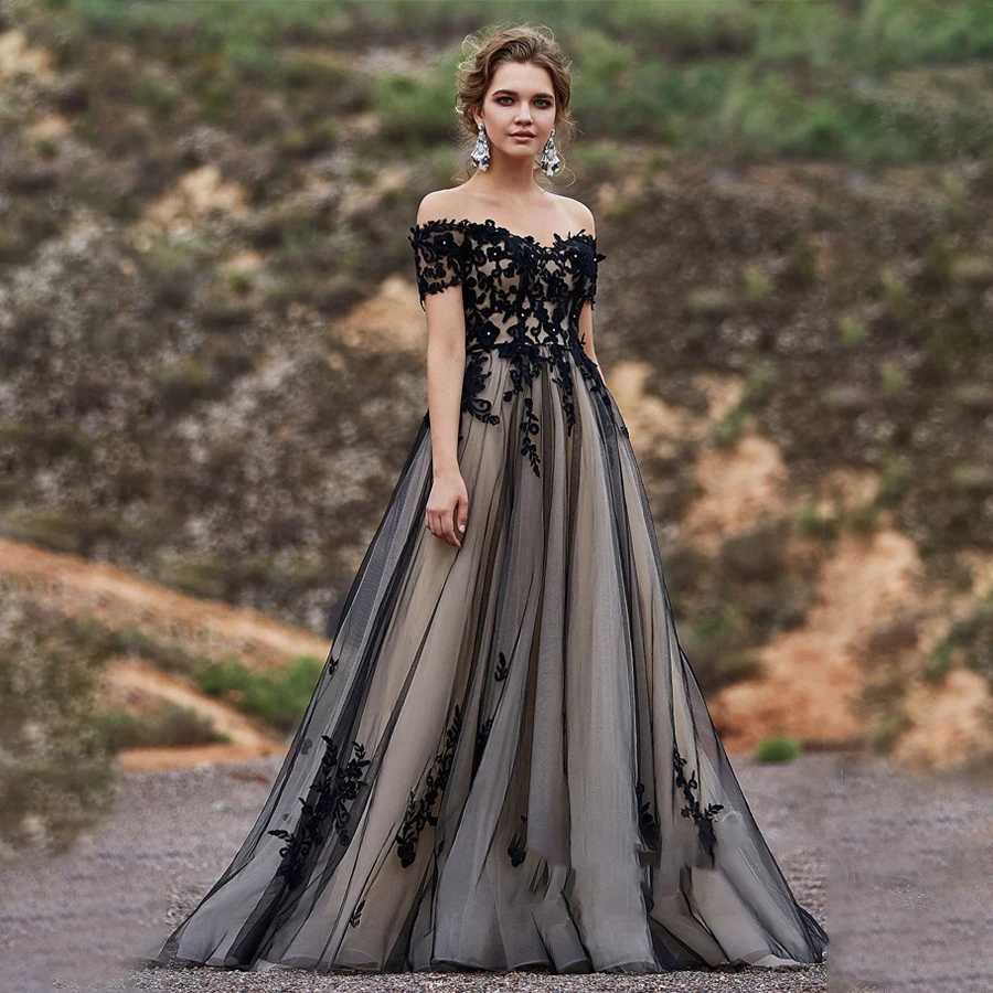 Vintage Off the Shoulder Short Sleeves Wedding Dress with Lace Applique A-line Black Sweep Train Bridal Gown vestido de novia
Vintage Off the Shoulder Short Sleeves Wedding Dress with Lace Applique A-line Black Sweep Train Bridal Gown vestido de novia