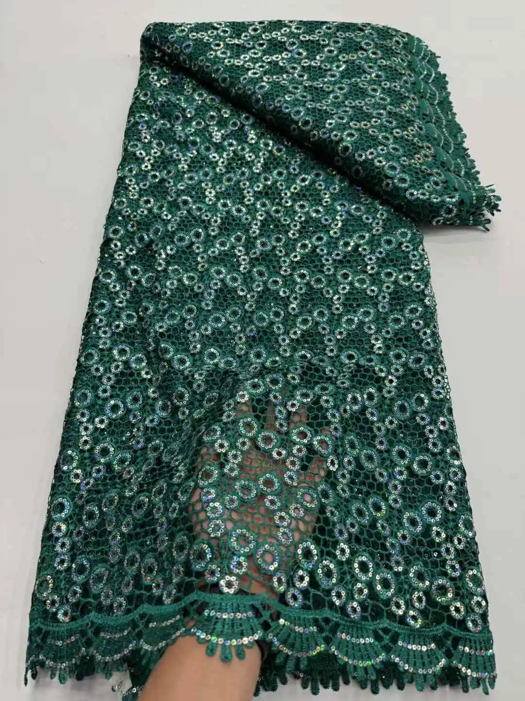 Water Soluble Latest African Guipure Cord Lace Fabric Style Nigerian Water Soluble Lace Fabrics 5 Yards for Wedding Party SZ619
Water Soluble Latest African Guipure Cord Lace Fabric Style Nigerian Water Soluble Lace Fabrics 5 Yards for Wedding Party SZ619