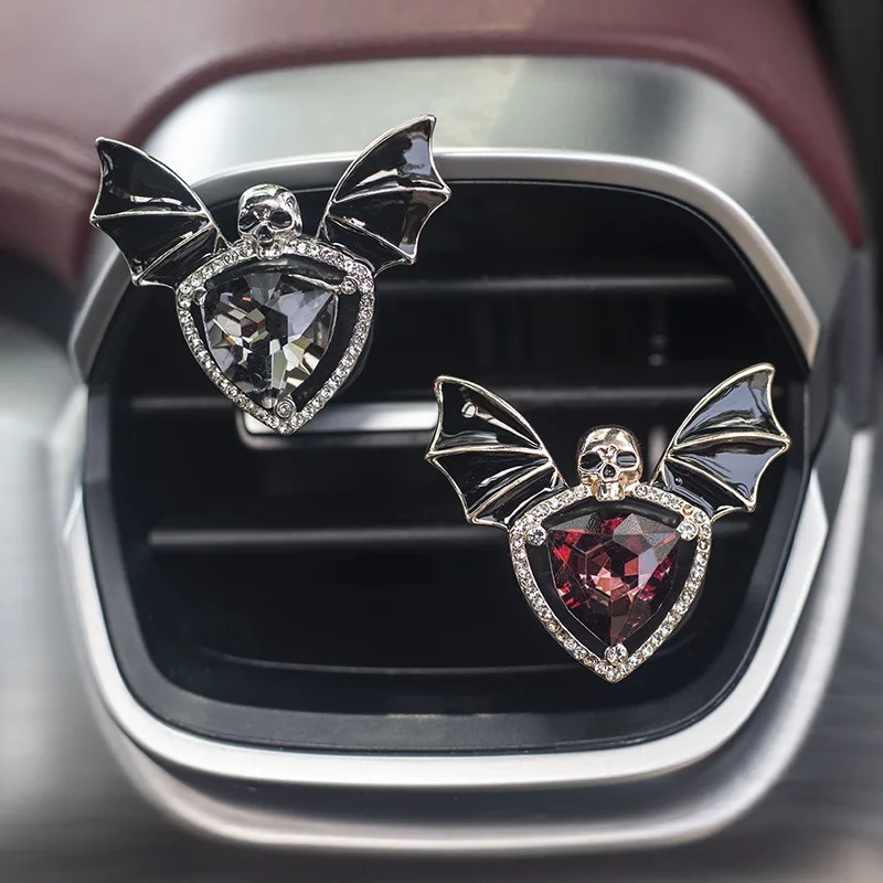 1pcs Car Vent Clip Bat Skull Shape Rhinestone Decor Car Air Vent Clip Aromatherapy Perfume Accessory Car Interior Accessories
1pcs Car Vent Clip Bat Skull Shape Rhinestone Decor Car Air Vent Clip Aromatherapy Perfume Accessory Car Interior Accessories