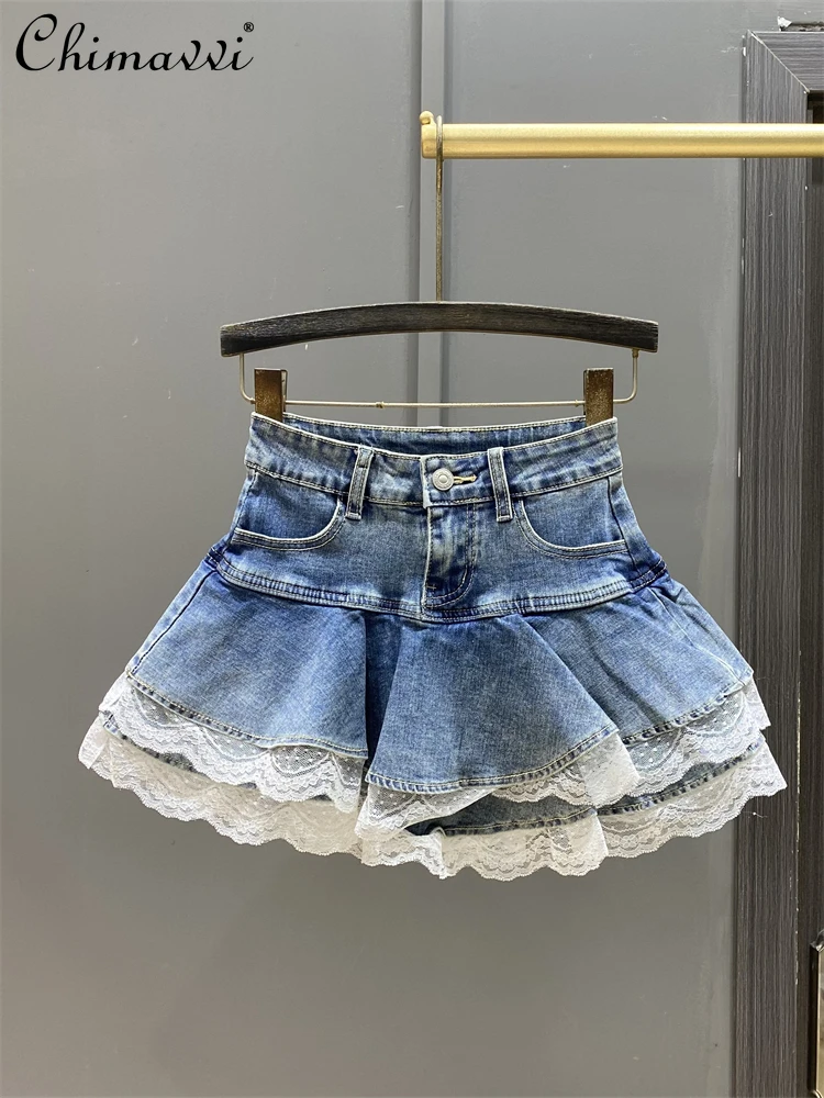 2025 Spring New Fashionable Sweet Lace Pocket Splicing Denim Skirt Women's High Waist Slim-fit Elegant Short Puffy Cake Skirt
2025 Spring New Fashionable Sweet Lace Pocket Splicing Denim Skirt Women's High Waist Slim-fit Elegant Short Puffy Cake Skirt