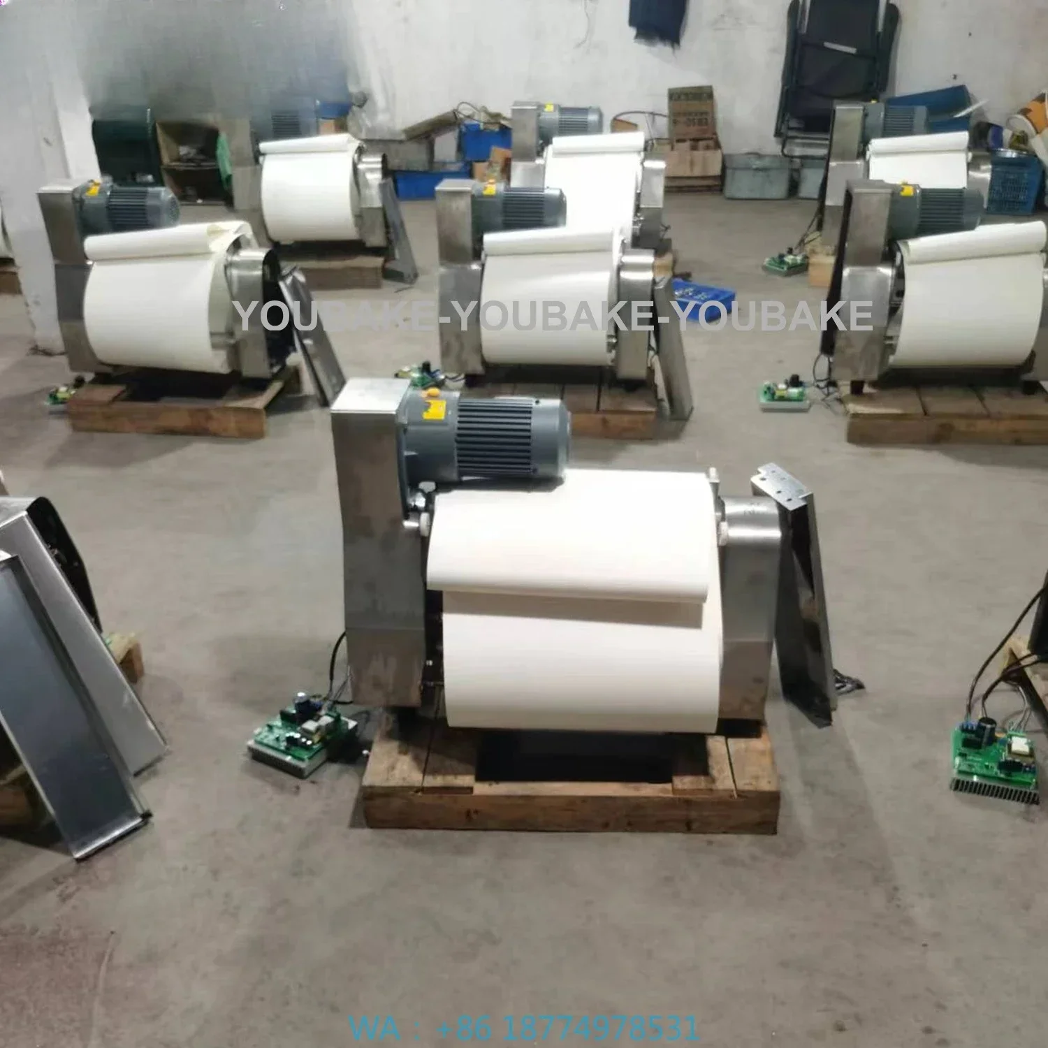 Top Pizza Dough Sheeter Machine Dough Rolling Machine High Quality Commercial Electric Table
Top Pizza Dough Sheeter Machine Dough Rolling Machine High Quality Commercial Electric Table