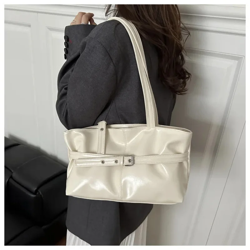 Autumn Retro Belt Design PU Shoulder Bags for Women Large Capacity Simple Ladies Tote Bag Solid Color Versatile Female Handbags
Autumn Retro Belt Design PU Shoulder Bags for Women Large Capacity Simple Ladies Tote Bag Solid Color Versatile Female Handbags