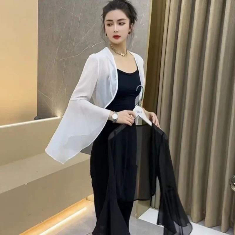 Basic Crop Jackets Women Elegant Summer New Trendy Flare Sleeve Sexy Thin Sunscreen Outerwear Korean Style Tender All-match Cozy
Basic Crop Jackets Women Elegant Summer New Trendy Flare Sleeve Sexy Thin Sunscreen Outerwear Korean Style Tender All-match Cozy