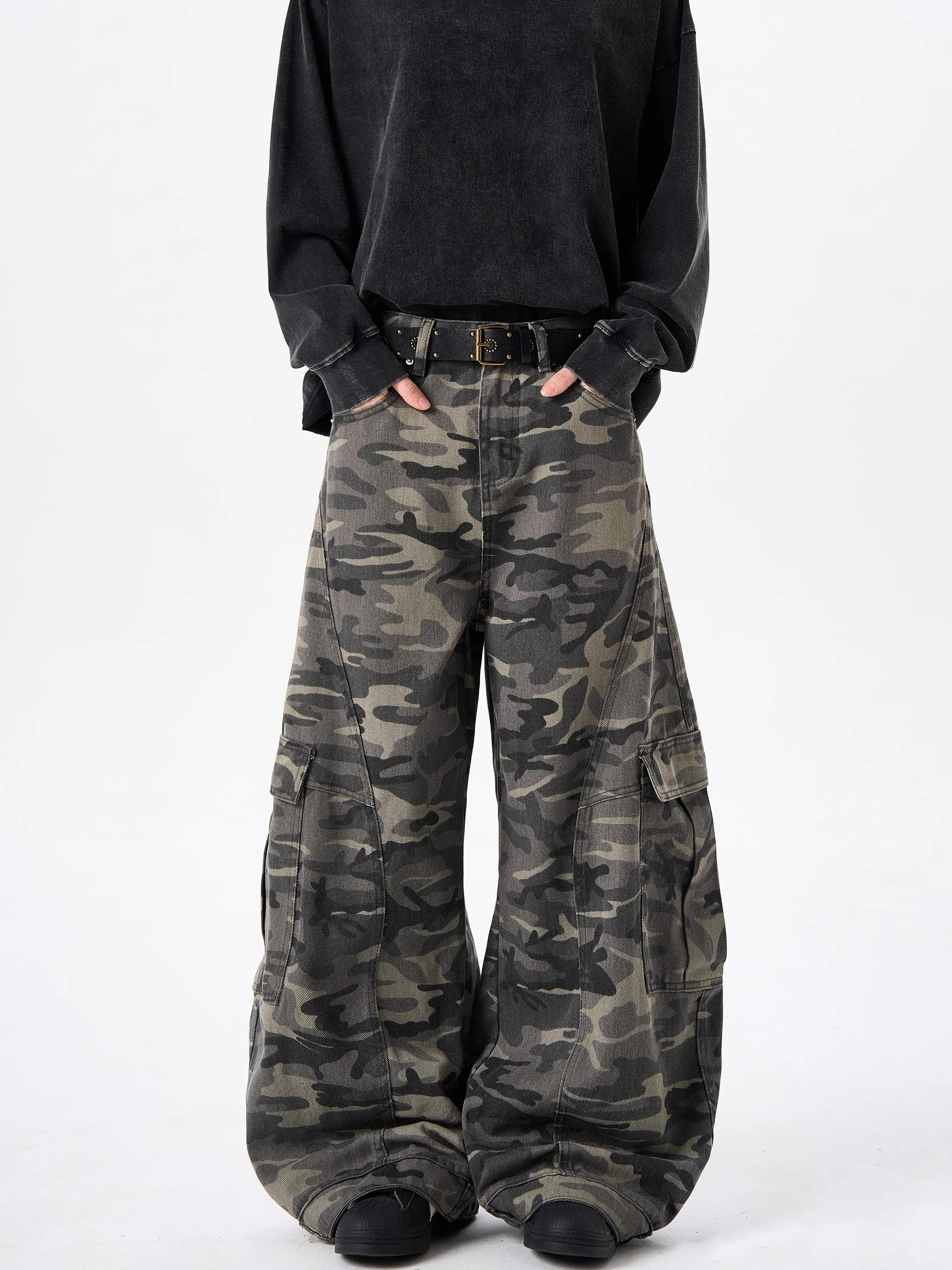 Джинсы-карго оверсайз в американском ретро-стиле с камуфляжным принтом, свободные, широкие штанины, унисекс, дизайнерские, повседневные, удобные, рабочие брюки
Джинсы-карго оверсайз в американском ретро-стиле с камуфляжным принтом, свободные, широкие штанины, унисекс, дизайнерские, повседневные, удобные, рабочие брюки