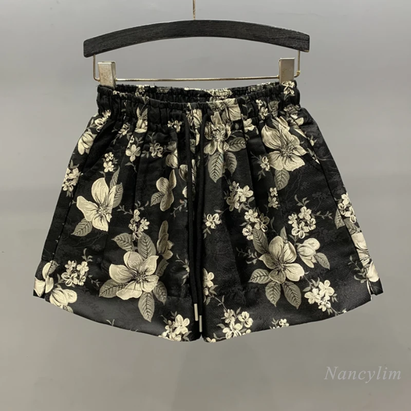 2024 Summer New Retro Large Flower Casual Shorts Women's Drawstring Elastic Waist Loose Slimming A- Line Wide Leg Shorts
2024 Summer New Retro Large Flower Casual Shorts Women's Drawstring Elastic Waist Loose Slimming A- Line Wide Leg Shorts