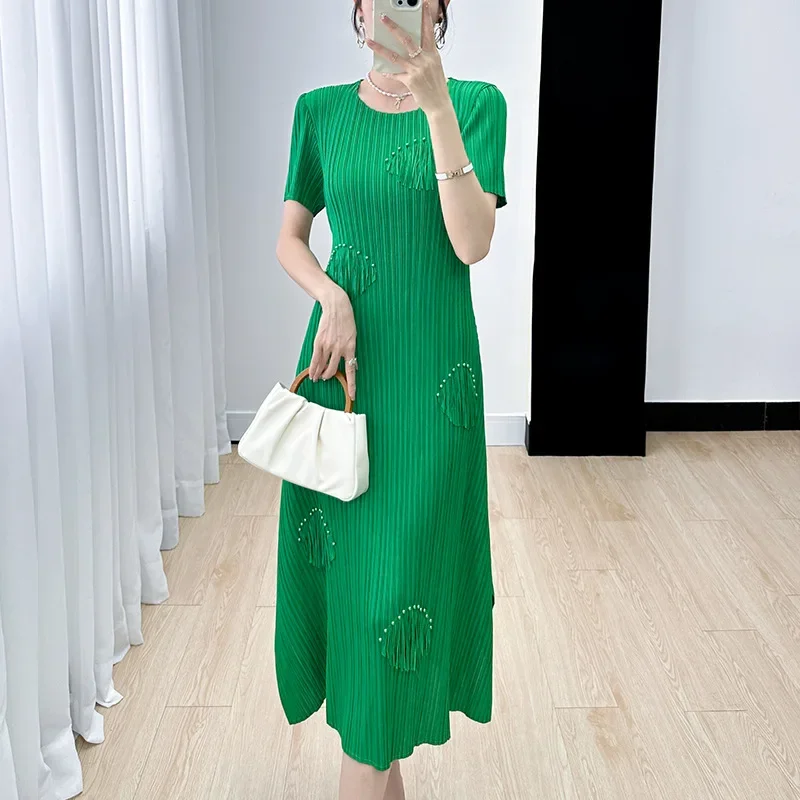 Miyake Style Pleated Dress for Women 2024 Summer Short-sleeved O Neck Solid Color Fashionable Beaded Elegant Mid-length Skirt
Miyake Style Pleated Dress for Women 2024 Summer Short-sleeved O Neck Solid Color Fashionable Beaded Elegant Mid-length Skirt