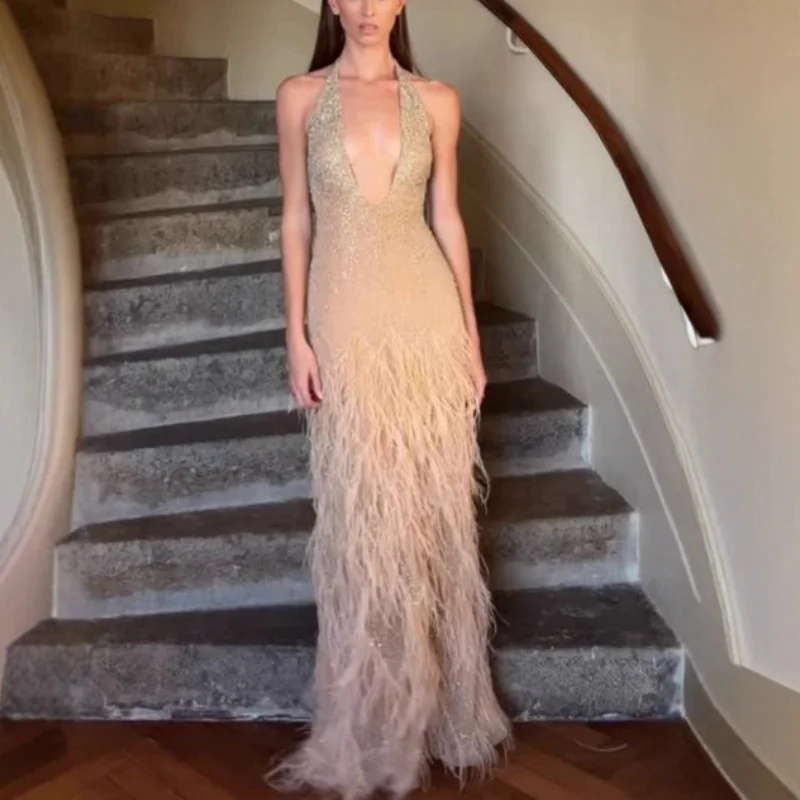 Elegant V-neck Sleeveless High Waist Party Dress Feather Patchwork Slim Fit Short Design Sexy Club Dress with Suspender
Elegant V-neck Sleeveless High Waist Party Dress Feather Patchwork Slim Fit Short Design Sexy Club Dress with Suspender