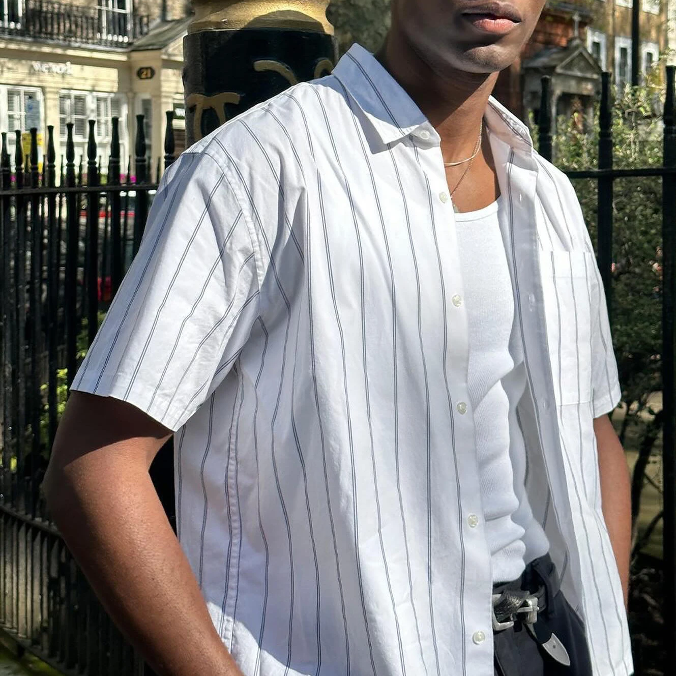 Итальянская роскошная легкая льняная летняя дышащая полоска ort Sve Мужская одежда свободного покроя Универсальная повседневная одежда
Итальянская роскошная легкая льняная летняя дышащая полоска ort Sve Мужская одежда свободного покроя Универсальная повседневная одежда