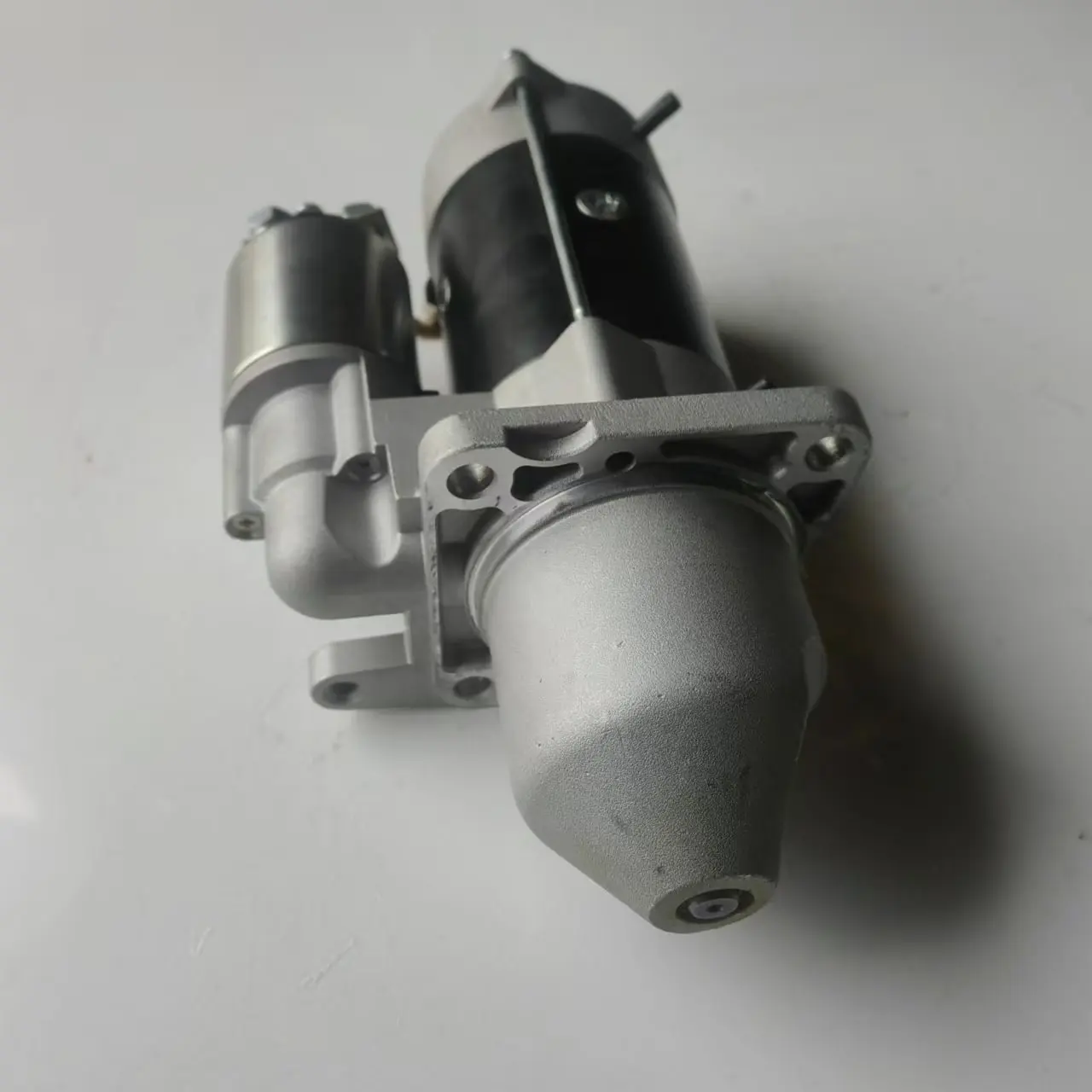 Auto Engine Motor STG93068 24V 10T Starter 1707580 1707580R AG9T14355PDB 0001251007 0001251008 for DAF LF Euro 6
Auto Engine Motor STG93068 24V 10T Starter 1707580 1707580R AG9T14355PDB 0001251007 0001251008 for DAF LF Euro 6