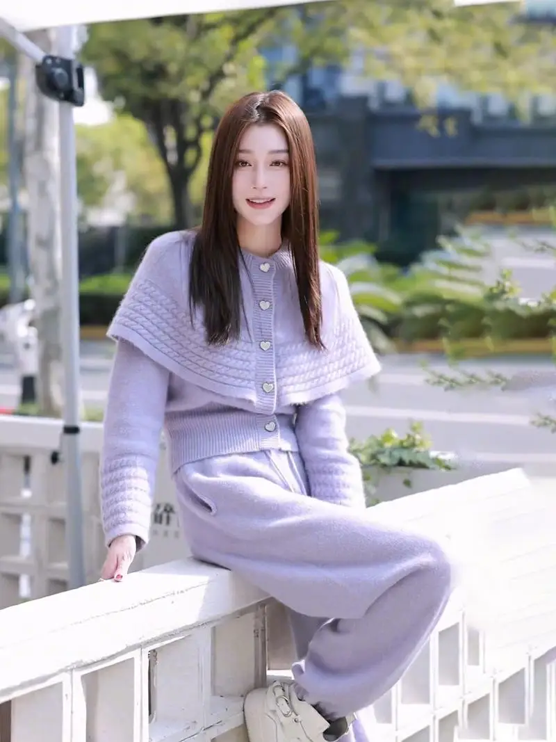 Sweet Hot Girl Suit Women's Autumn/Winter Cape Knitted Cardigan High Waisted Long Pants Two-piece Set Fashion Female Clothes
Sweet Hot Girl Suit Women's Autumn/Winter Cape Knitted Cardigan High Waisted Long Pants Two-piece Set Fashion Female Clothes