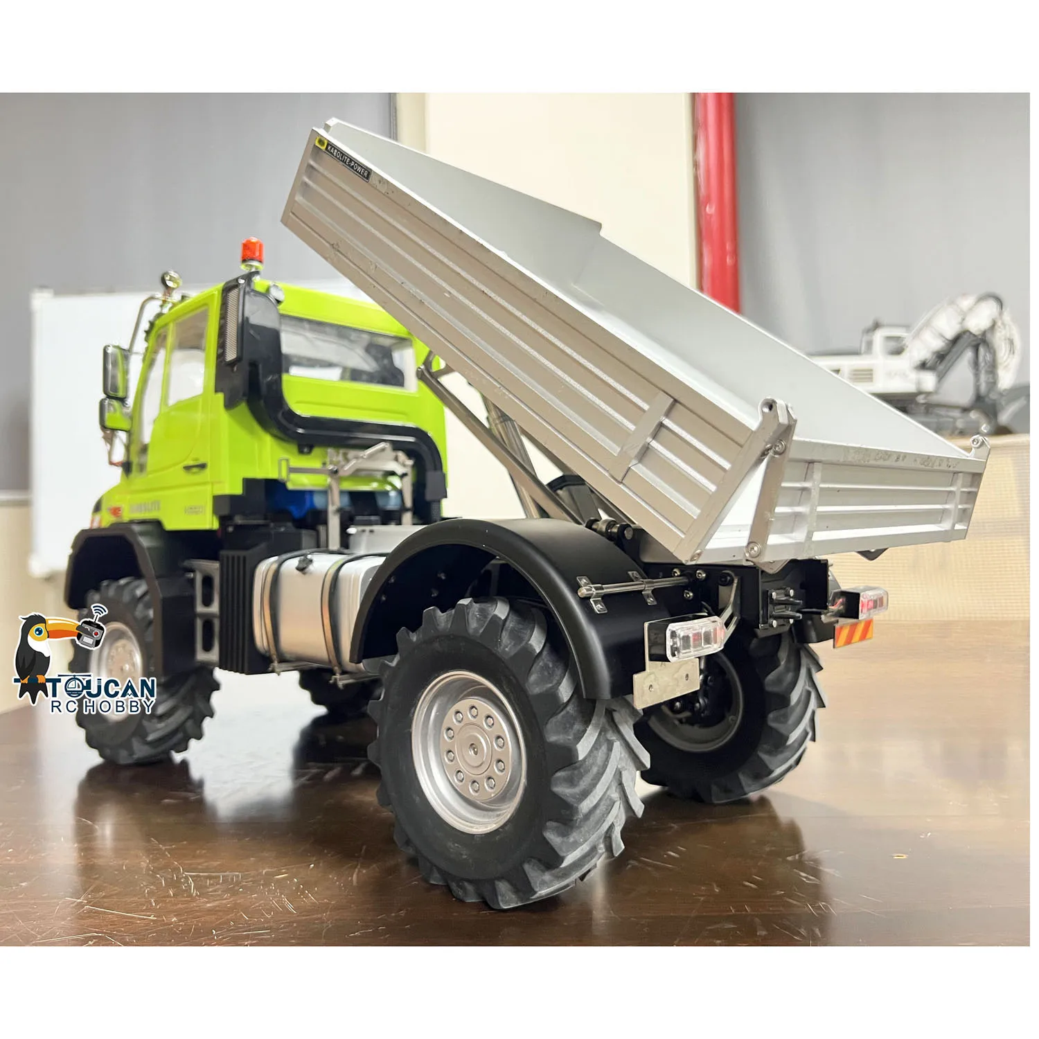 KABOLITE K5501 1/14 2Speed Gearbox Remote Control Off Road Car RC Crawler ATV Light Truck Axle Locks RTR Light Sound System
KABOLITE K5501 1/14 2Speed Gearbox Remote Control Off Road Car RC Crawler ATV Light Truck Axle Locks RTR Light Sound System