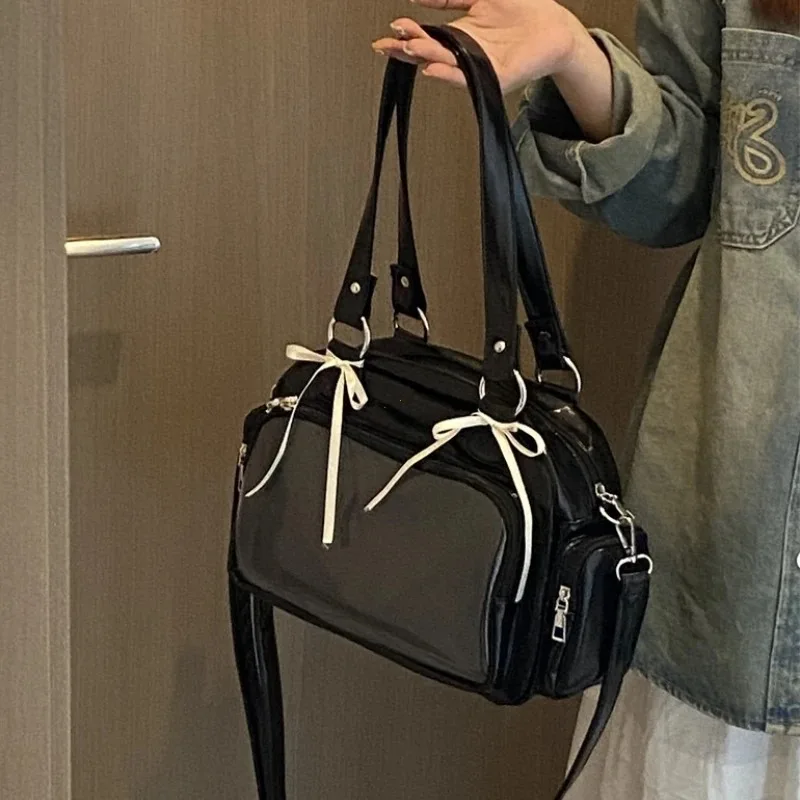 Anime Itabag Japanese JK Uniform Crossbody Bag Large Capacity Shoulder Bag Badge & Doll Display Versatile Daily Cosplay Purse
Anime Itabag Japanese JK Uniform Crossbody Bag Large Capacity Shoulder Bag Badge & Doll Display Versatile Daily Cosplay Purse