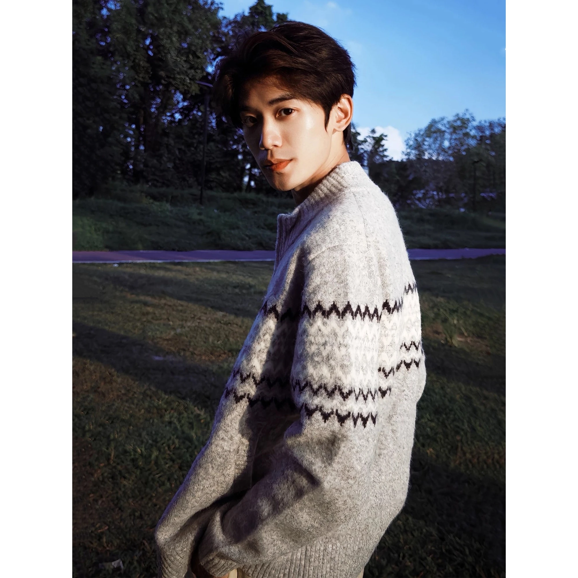 Мужской осенний кардиган-свитер American Sle Fair Isle с высоким воротником, вязаная верхняя одежда премиум-класса в стиле Lazy Sle
Мужской осенний кардиган-свитер American Sle Fair Isle с высоким воротником, вязаная верхняя одежда премиум-класса в стиле Lazy Sle