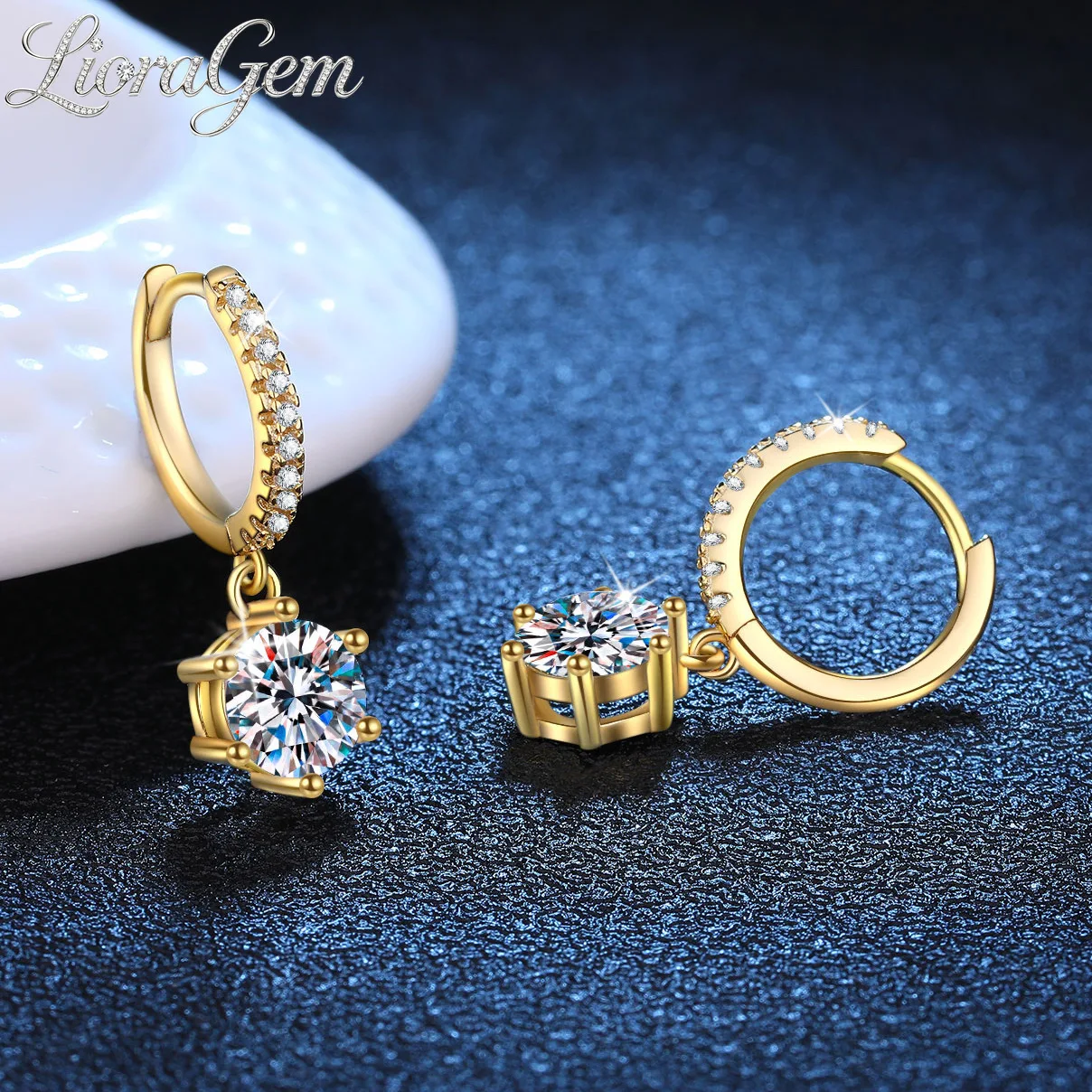 LioraGem Classic Six-Prong Moissanite Pendant Earrings, D-Color Moissanite 0.5–1 Carat Earrings 18K Gold Stamp Charm Jewelry
LioraGem Classic Six-Prong Moissanite Pendant Earrings, D-Color Moissanite 0.5–1 Carat Earrings 18K Gold Stamp Charm Jewelry