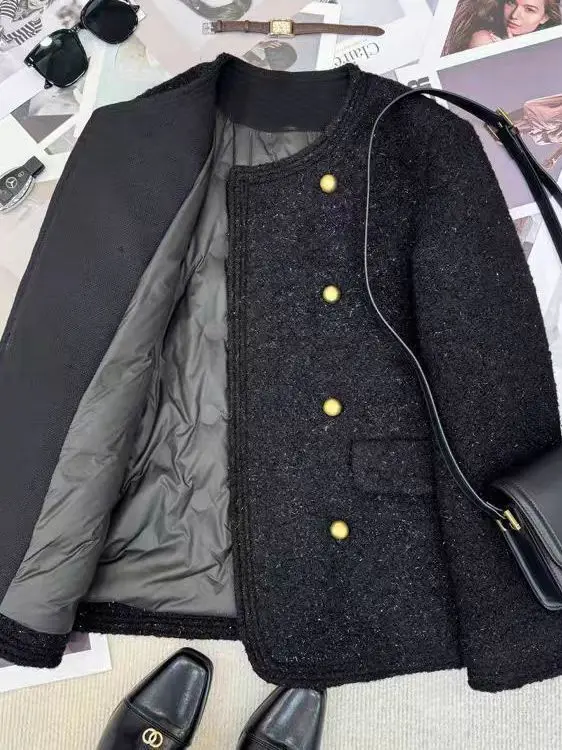 Black Thickened Short Coat Women's Autumn Winter Fashion Design Golden Button High-End Feel Small Fragrance Style Outerwear
Black Thickened Short Coat Women's Autumn Winter Fashion Design Golden Button High-End Feel Small Fragrance Style Outerwear