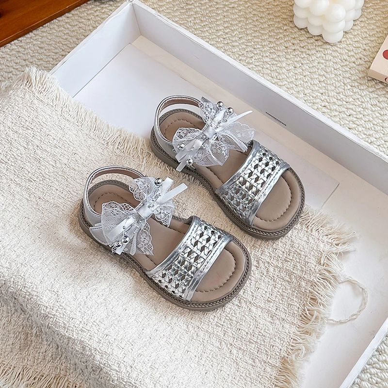 Girls Lace Bow Sandals Hollow Out Kids Summer Beach Shoes Soft Sole Children Weave Princess Sandals for Party Wedding Sweet
Girls Lace Bow Sandals Hollow Out Kids Summer Beach Shoes Soft Sole Children Weave Princess Sandals for Party Wedding Sweet