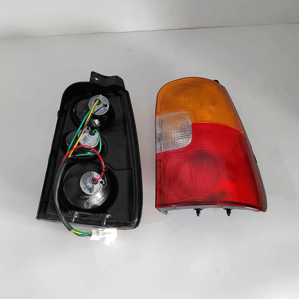 A Pair Tail Lamp For Toyota Corolla AE100 AE101 92-95 81551-13550 81561-13350 2121191
A Pair Tail Lamp For Toyota Corolla AE100 AE101 92-95 81551-13550 81561-13350 2121191