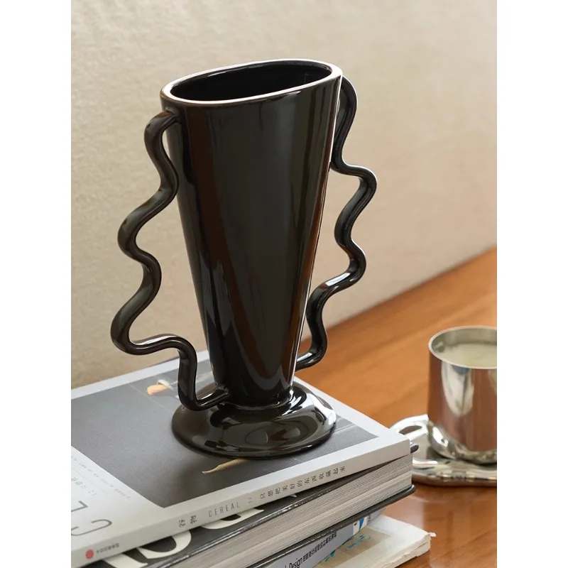 Vase medieval flower ware living room entrance personalized simple decoration ceramic ornament
Vase medieval flower ware living room entrance personalized simple decoration ceramic ornament