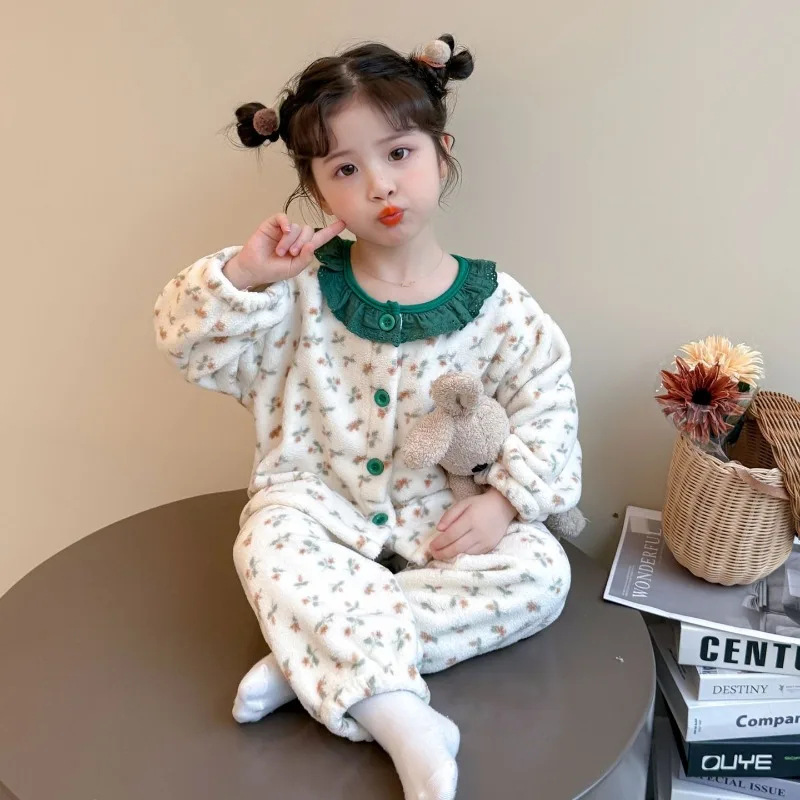 Новинка 2023 года, пижамы из кораллового флиса для девочек, кардиган с кружевной отделкой, комплект для маленьких девочек, осенне-зимняя детская домашняя одежда
Новинка 2023 года, пижамы из кораллового флиса для девочек, кардиган с кружевной отделкой, комплект для маленьких девочек, осенне-зимняя детская домашняя одежда
