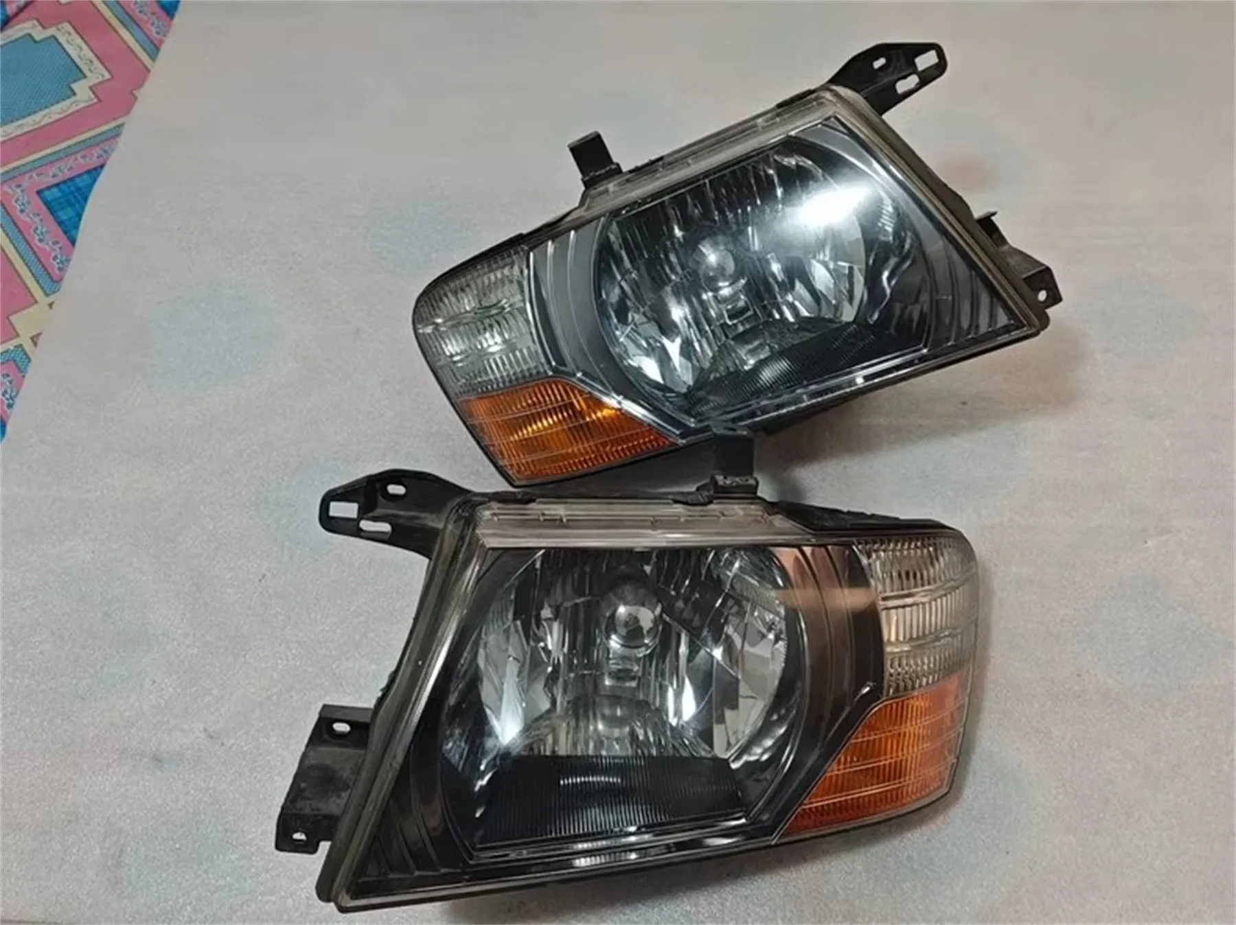 Автомобильная ксеноновая фара для Mitsubishi Pajero V73 DRL, дневные ходовые огни, указатель поворота
Автомобильная ксеноновая фара для Mitsubishi Pajero V73 DRL, дневные ходовые огни, указатель поворота