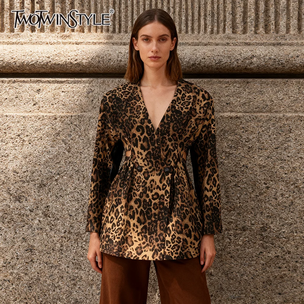 TWOTWINSTYLE Leopard Spliced Buttons Fashion Jackets for Women V Neck Long Sleeves Hollow Out Patchwork Folds Jacket Female New
TWOTWINSTYLE Leopard Spliced Buttons Fashion Jackets for Women V Neck Long Sleeves Hollow Out Patchwork Folds Jacket Female New