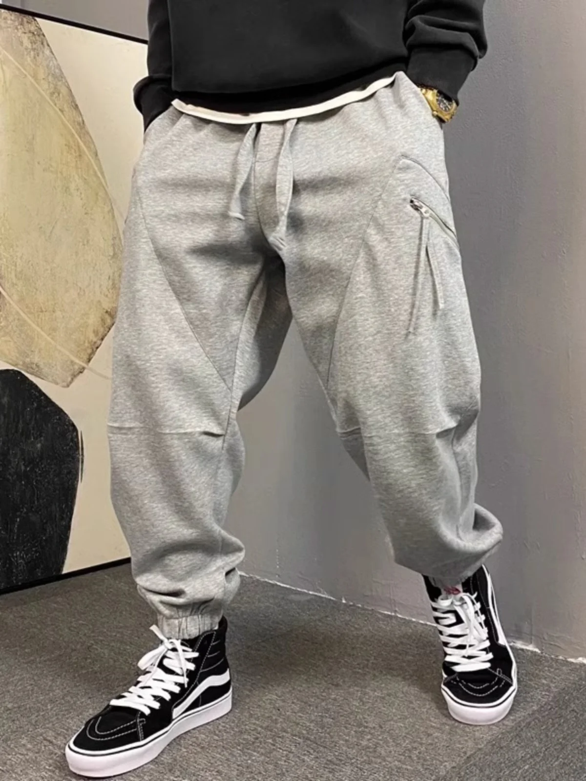 Свободные прямые брюки для спецодежды, мужские модные спортивные повседневные длинные брюки, весна-осень, большие размеры 300, с манжетами
Свободные прямые брюки для спецодежды, мужские модные спортивные повседневные длинные брюки, весна-осень, большие размеры 300, с манжетами