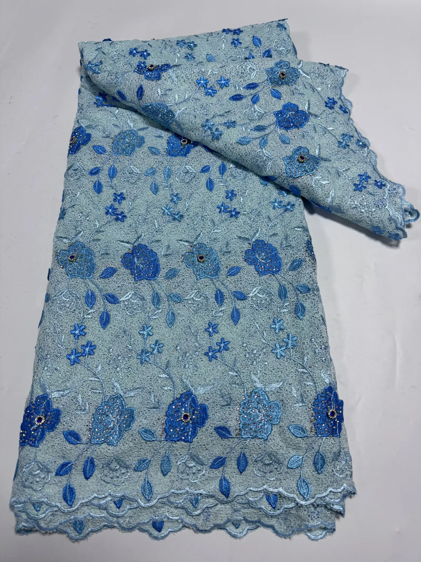 Latest African Guipure Cord Lace Fabric 5 Yards High Quality 2026 Luxury French Water Soluble Lace Fabric For Dress Sewing
Latest African Guipure Cord Lace Fabric 5 Yards High Quality 2026 Luxury French Water Soluble Lace Fabric For Dress Sewing