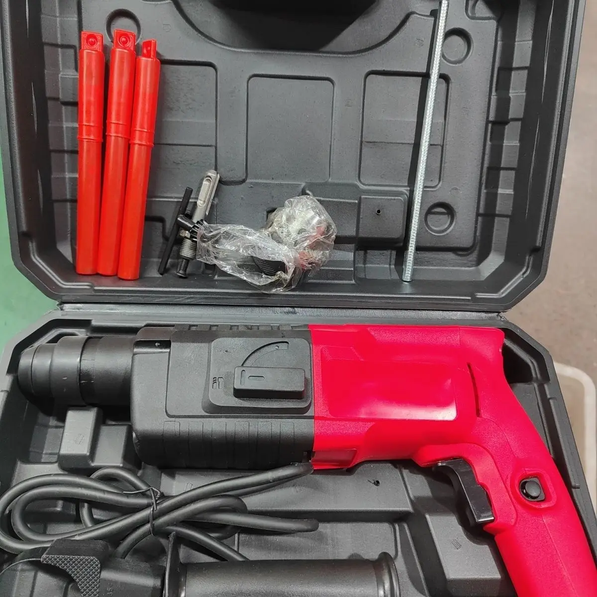20mm SDS-Plus Rotary Hammer Drill, 3-in-1 Electric Hammer/Drill/Chisel, 800W Heavy Duty for Concrete
20mm SDS-Plus Rotary Hammer Drill, 3-in-1 Electric Hammer/Drill/Chisel, 800W Heavy Duty for Concrete
