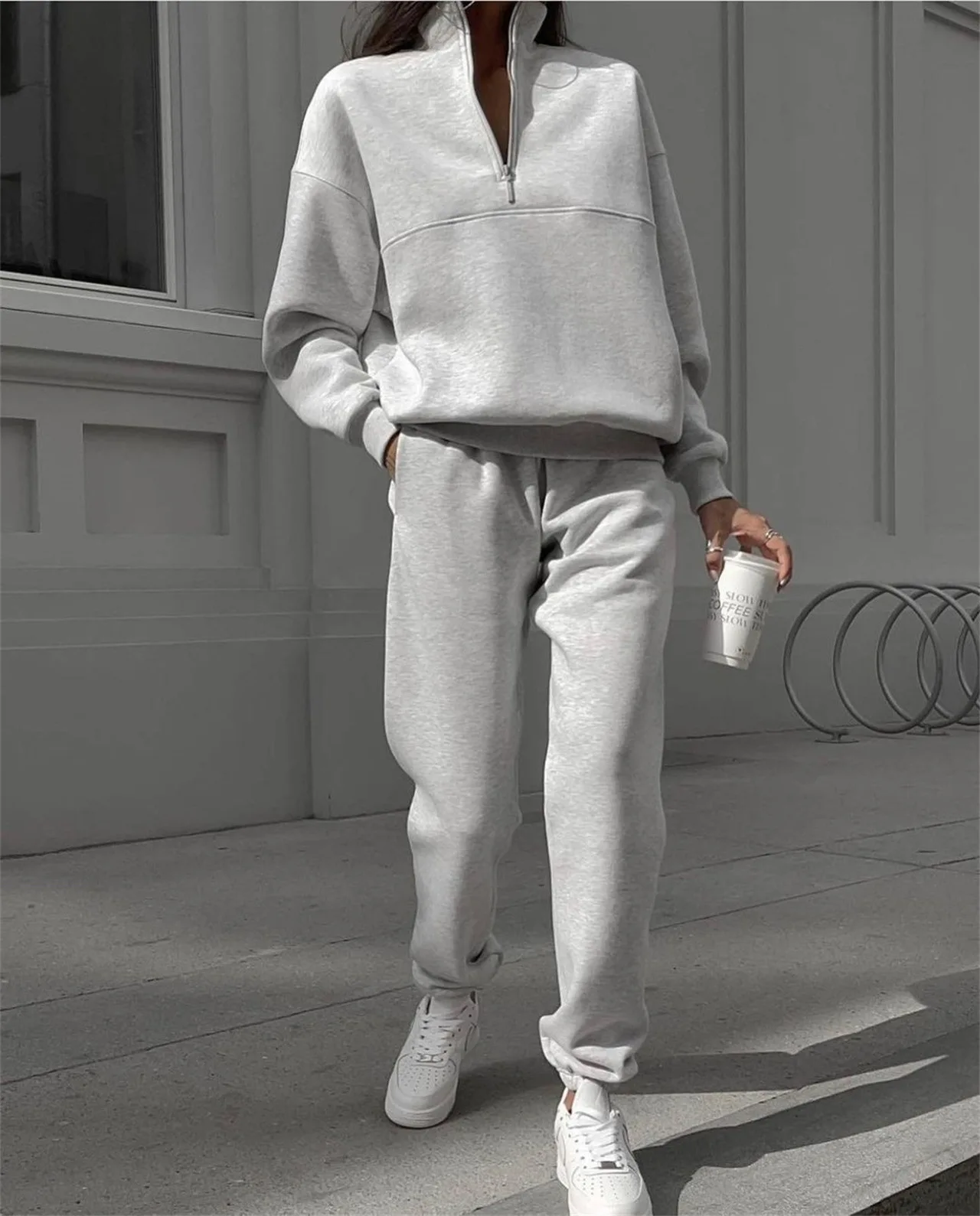 Women's 2024 autumn and winter new zipper stand collar hoodie comfortable relaxed sports and leisure suit
Women's 2024 autumn and winter new zipper stand collar hoodie comfortable relaxed sports and leisure suit