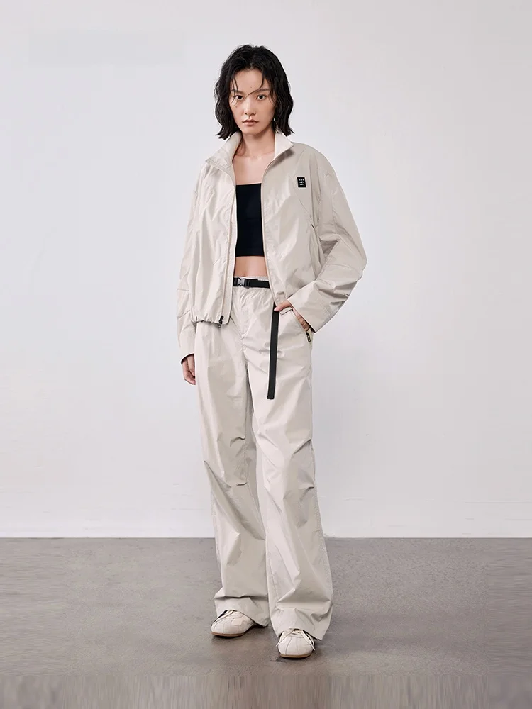 XMOOM2025 Autumn New Casual Simple Pleated Stand Collar Zipper Short Jacket Women's Loose Fit Polyester Fiber Long Sleeve Coat
XMOOM2025 Autumn New Casual Simple Pleated Stand Collar Zipper Short Jacket Women's Loose Fit Polyester Fiber Long Sleeve Coat