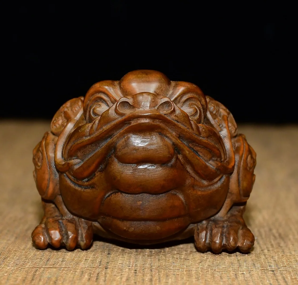 3"Old Boxwood Yuanbao coins Golden Toad Statue Zhaocai Chan Amass wealth Ornaments Town house
3"Old Boxwood Yuanbao coins Golden Toad Statue Zhaocai Chan Amass wealth Ornaments Town house