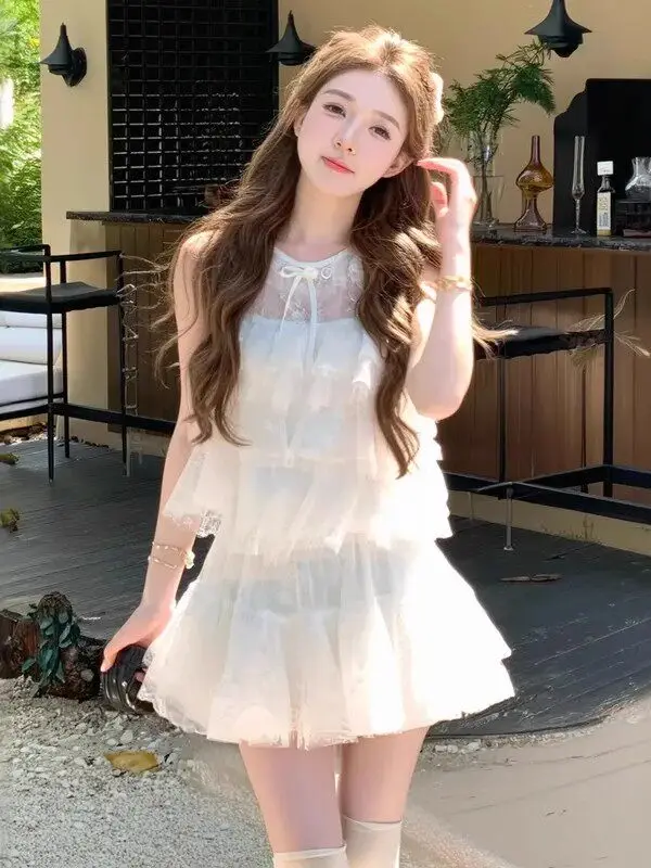 Summer 2026 White Lace Sleeveless Dress Set Cute Small Size First Love Beautiful Puffy Skirt Two-Piece Set Women's Fashion
Summer 2026 White Lace Sleeveless Dress Set Cute Small Size First Love Beautiful Puffy Skirt Two-Piece Set Women's Fashion
