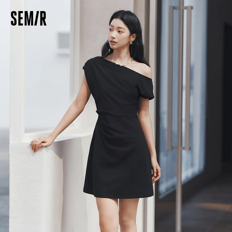 Semir Women Dress One Shoulder Oblique Neck Waist Pleated Solid Cool Feeling Mini 2026 Summer Minimalist Temperament Fashion Top
Semir Women Dress One Shoulder Oblique Neck Waist Pleated Solid Cool Feeling Mini 2026 Summer Minimalist Temperament Fashion Top