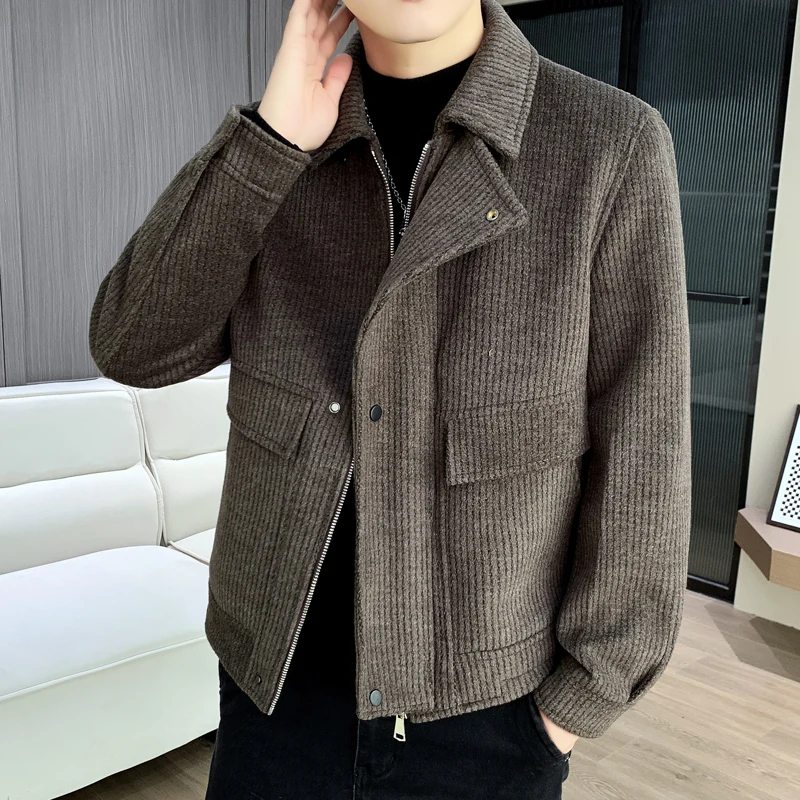 Korean Striped Woolen Jacket for Men Winter Thick and Warm Casual Short Trench Coat Loose Versatile Business Social Overcoat
Korean Striped Woolen Jacket for Men Winter Thick and Warm Casual Short Trench Coat Loose Versatile Business Social Overcoat