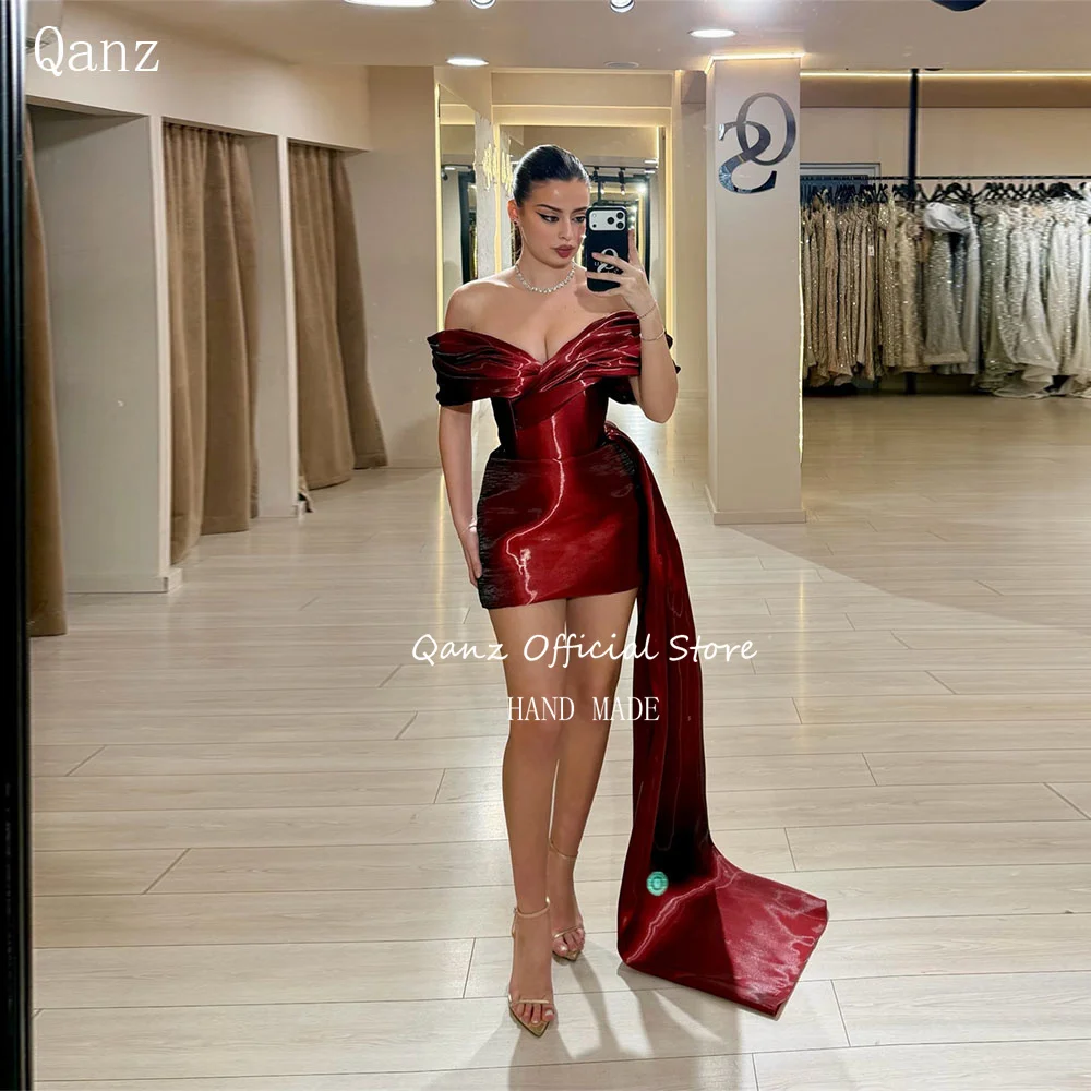 Qanz Burgundy Satin Prom Dresses Off The Shoulder Mini Robe Cocktail Femme Short A Line Backless Sexy Party Gown Customized
Qanz Burgundy Satin Prom Dresses Off The Shoulder Mini Robe Cocktail Femme Short A Line Backless Sexy Party Gown Customized