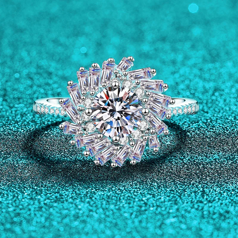 Elegant PT950 Platinum 1-carat Moissanite Ring, Geometric Rectangular Chamfer Inlaid with Diamonds Sunflower Wedding Ring
Elegant PT950 Platinum 1-carat Moissanite Ring, Geometric Rectangular Chamfer Inlaid with Diamonds Sunflower Wedding Ring