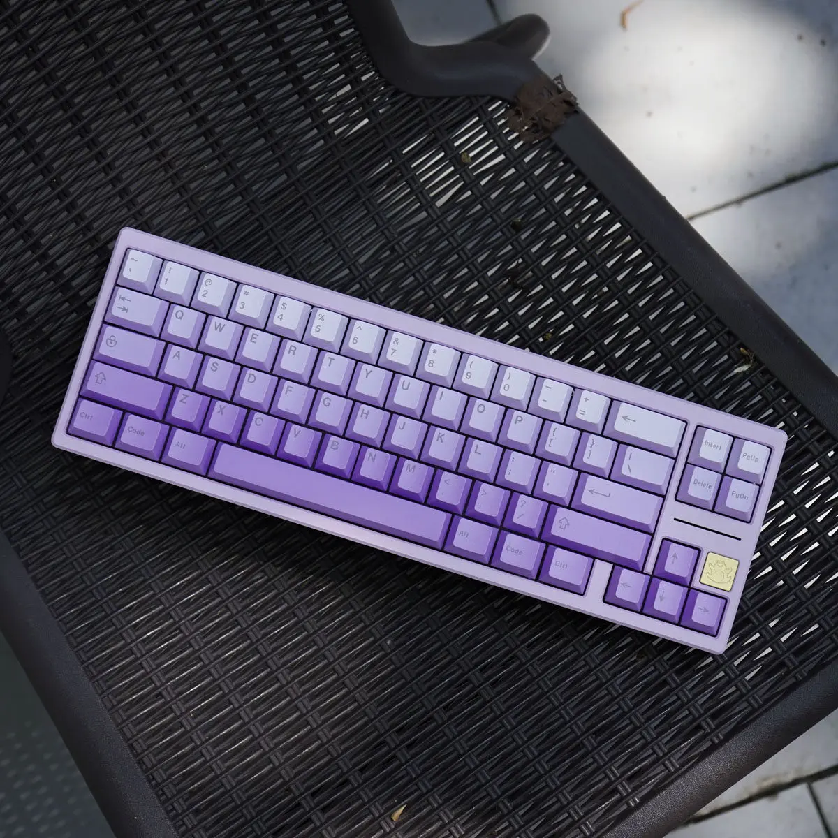 Purple positive/side engraved gradual change mechanical keyboard keycap 125 keys PBT hot sublimation cherry original height
Purple positive/side engraved gradual change mechanical keyboard keycap 125 keys PBT hot sublimation cherry original height