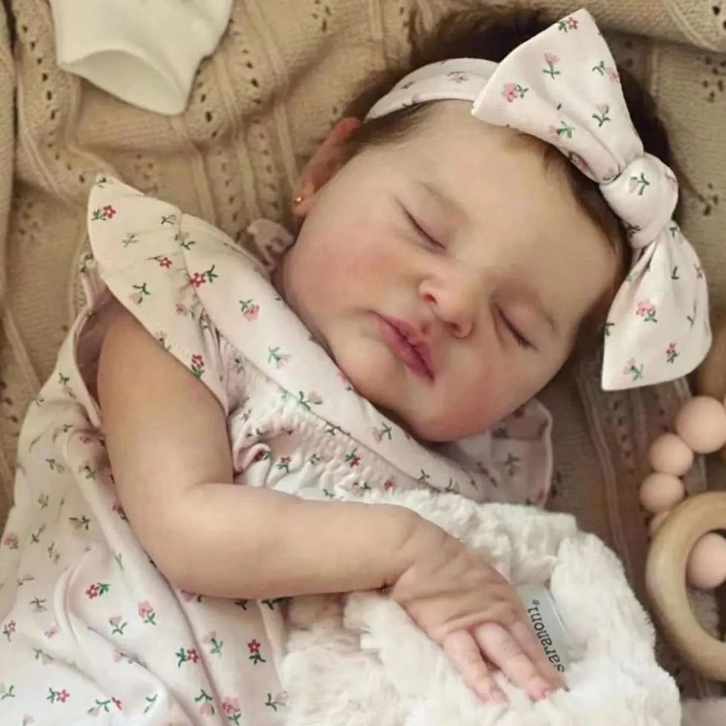 Laura Soft Cloth Body 19'' Sleeping Reborn Baby Doll Lifelike Multiple Layers Painting 3D Skin With Visible Veins Hand Root Hair
Laura Soft Cloth Body 19'' Sleeping Reborn Baby Doll Lifelike Multiple Layers Painting 3D Skin With Visible Veins Hand Root Hair