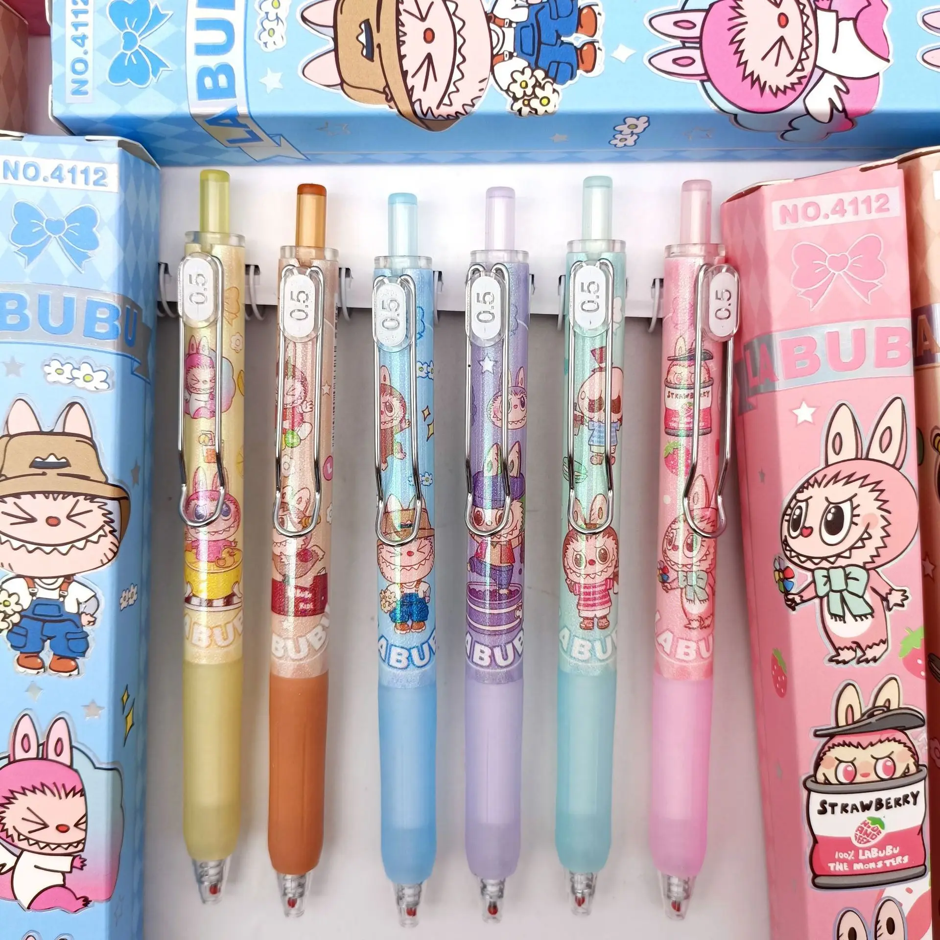 1/6pcs Labubu Gel Pen Black 0.5mm Black Kawaii Cartoon Writing Pen Cute School Supplies Friends Birthday Gift
1/6pcs Labubu Gel Pen Black 0.5mm Black Kawaii Cartoon Writing Pen Cute School Supplies Friends Birthday Gift