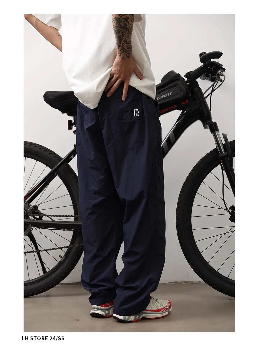 Female dopamine high waisted fashionable 2024 autumn new style modern versatile casual wide leg work pants show slim and long pa
Female dopamine high waisted fashionable 2024 autumn new style modern versatile casual wide leg work pants show slim and long pa