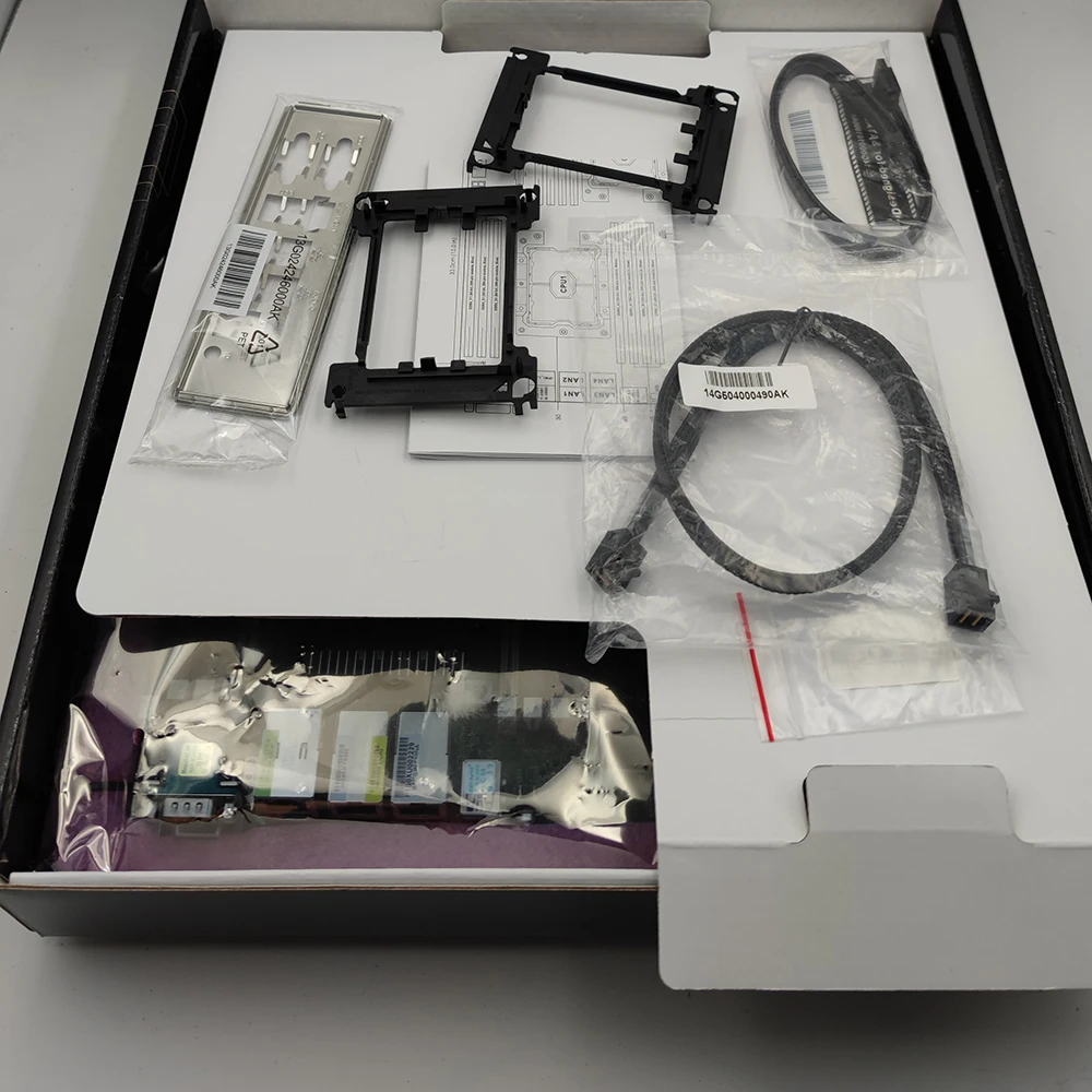 EP2C621D16-4LP For ASRock Workstation Server Motherboard 3647 Motherboard Supports 8275CL 8124M 8272CL
EP2C621D16-4LP For ASRock Workstation Server Motherboard 3647 Motherboard Supports 8275CL 8124M 8272CL
