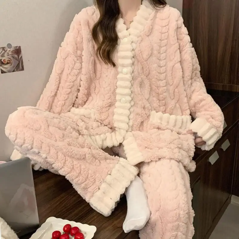 Женский пижамный комплект из кораллового флиса, кардиган с v-образным вырезом и брюками, зимняя теплая одежда для сна с длинными рукавами, уютная милая домашняя одежда, костюм для дома
Женский пижамный комплект из кораллового флиса, кардиган с v-образным вырезом и брюками, зимняя теплая одежда для сна с длинными рукавами, уютная милая домашняя одежда, костюм для дома