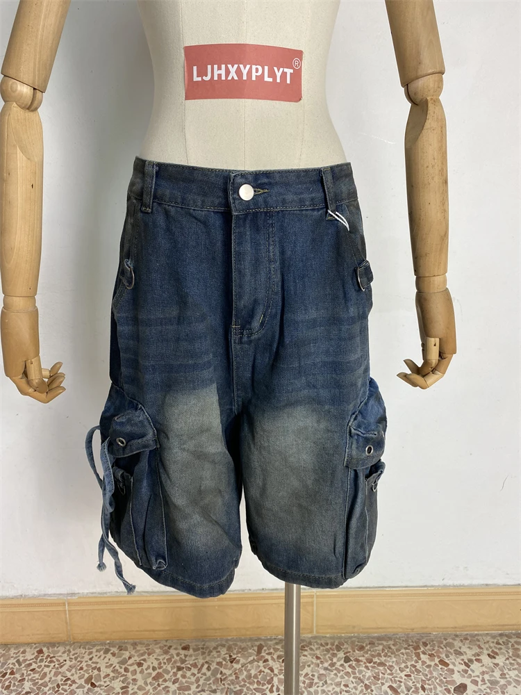 Women's Large Pocket Design Denim Shorts Unisex Cropped Pants Cool Girl Vintage Summer Female Fashion Knee Length Pants
Women's Large Pocket Design Denim Shorts Unisex Cropped Pants Cool Girl Vintage Summer Female Fashion Knee Length Pants