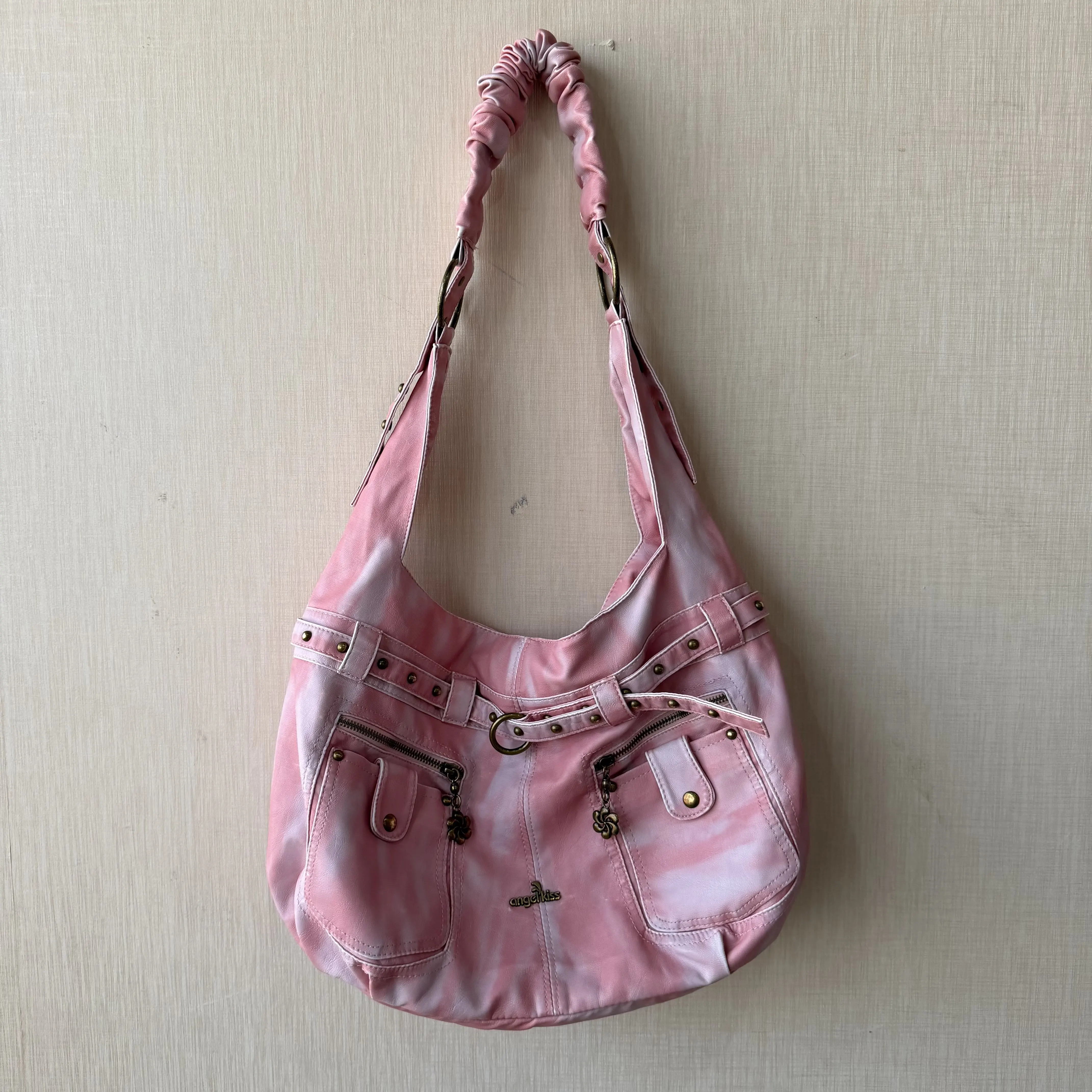 Original niche design high quality large capacity y2k casual retro shoulder diagonal span bag for women сумка женская hot sale
Original niche design high quality large capacity y2k casual retro shoulder diagonal span bag for women сумка женская hot sale