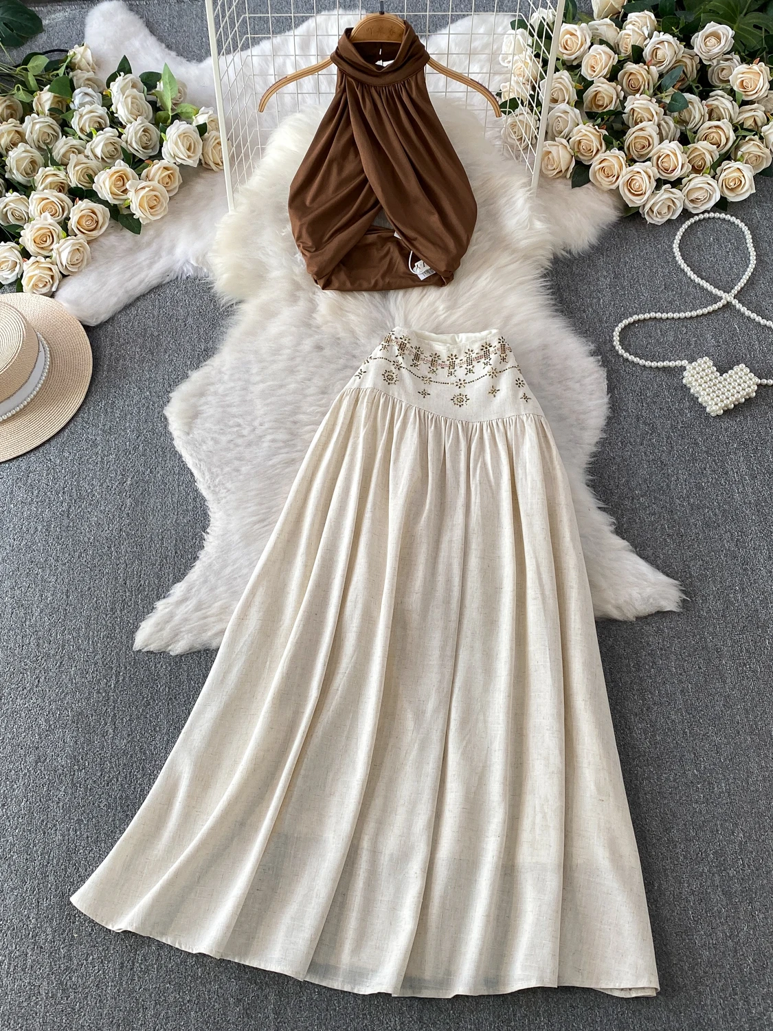 Pure Desire Spicy Girl Style Backless Neck Hanging Top Diamond Heat Long Cotton Linen Skirt Two-Piece Set High Waist Slimming
Pure Desire Spicy Girl Style Backless Neck Hanging Top Diamond Heat Long Cotton Linen Skirt Two-Piece Set High Waist Slimming
