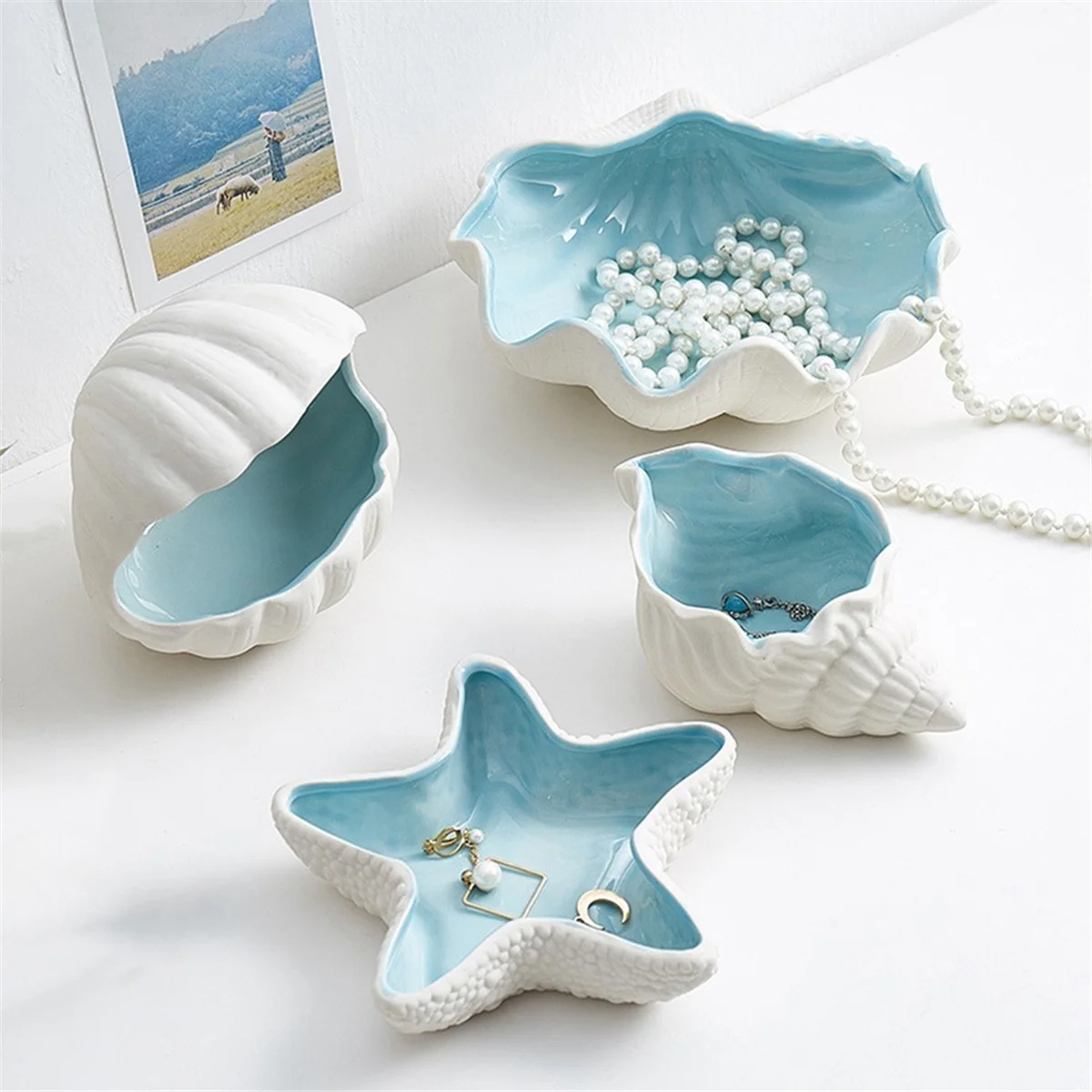 Ceramic Jewelry Storage Tray Desktop Ornaments Earrings Rings Bracelets Jewelry Display Plate Tray 12x10x10cm
Ceramic Jewelry Storage Tray Desktop Ornaments Earrings Rings Bracelets Jewelry Display Plate Tray 12x10x10cm